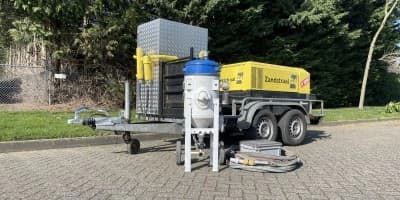 Huur een mobiele straalinstallatie op aanhanger - Zandstraal24